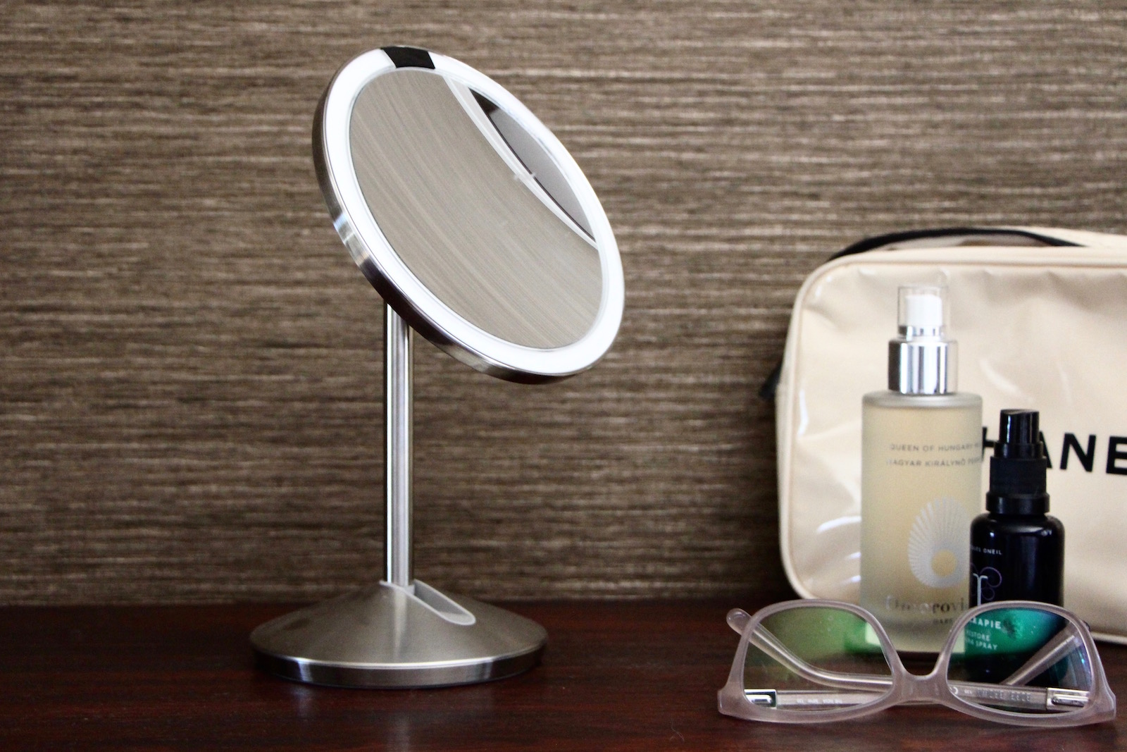 Cosmetic mirror. "Mirror" от Curiouser products. Simplehuman реклама. Mirror Review.